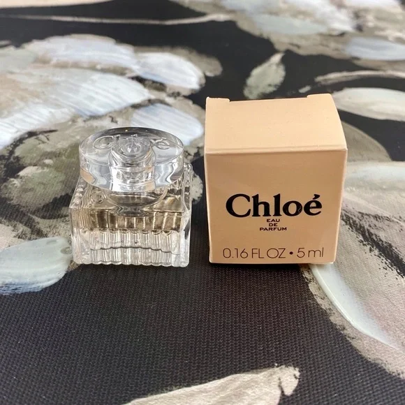 NIB Chloe EDP Deluxe Mini Travel Size 0.16 Oz. Fragrance. - Picture 2 of 11